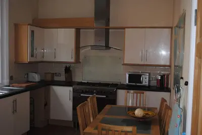 Image de Un spacieux appartement de 2 chambres en bord de mer avec balcon