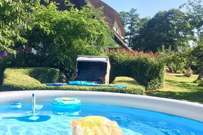 Image de Maison pour 8 à 10 personnes - fête de famille, cheminée, verdure, terrasse
