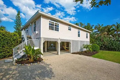 Image de Superbe maison nouvellement conçue et rénovée secondes dans le golfe du Mexique