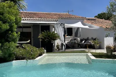 Image de Belle villa bord de mer avec piscine et jardin paysagé