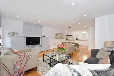 Image de Superbe Mayfair £ 8 millions 3 Chambre 3. 5 Salle de bain Air conditionné WiFi gratuit
