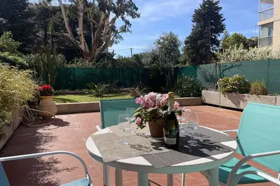 Image de Appartement avec Piscine & Tennis, Terrasse ensoleillée, Garage privé - Antibes