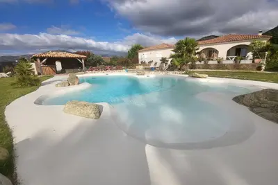 Image de Balagne luxueuse villa avec piscine lagon privée vue mer et montagnes