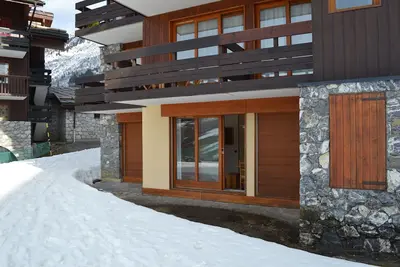 Image de Studio montagne Valmorel Savoie skis aux pieds