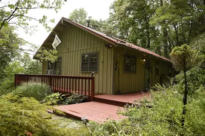 Image de Fox Trot Cabin situé à 1 mile de Blue Ridge Parkway mile marqueur 174