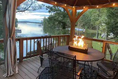 Image de Quelle vue! 4 chambres 2 salles de bain maison sur le magnifique lac Martin