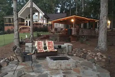 Image de Escalade privée au bord du lac Outddor Kitchen Fire Pit & More