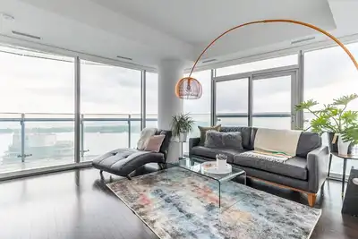 Image de Luxury Corner Suite with Panoramic View I