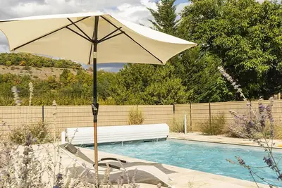 Image de Maison du 18 ème siècle piscine chauffée située à 4 kms de Montignac