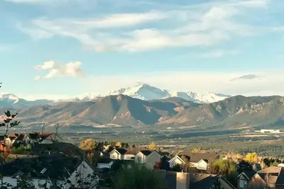 Image de Vues à couper le souffle sur la montagne | Près de l'Air Force Academy | Jetted Tub in Master
