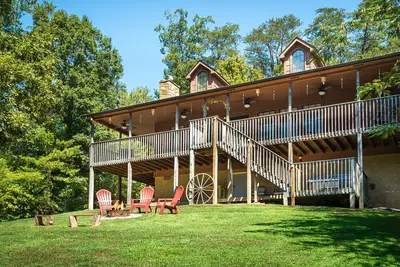 Près de Pigeon Forge, Secluded, billets gratuits zone attraction.