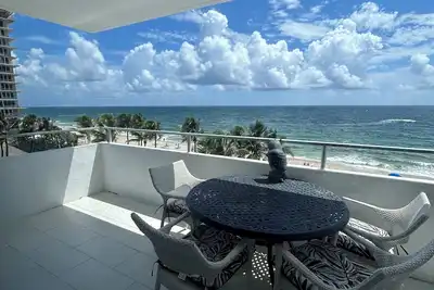Image de Vue directe sur l'océan / balcon / plage privée
