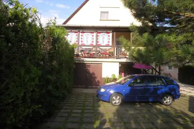 Maison de vacances avec un grand jardin, WiFi et machine à laver
