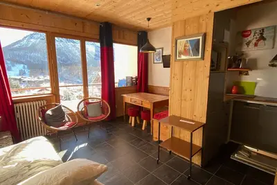 Image de Studio refait à neuf 4 pers - balcon - 1er étage - Près du village - Skibus gratuit