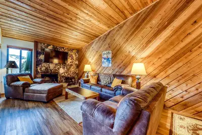 Image de Nouvelle Liste! Retraite de montagne w / golf sur place, piscine partagée, bain à remous, sauna