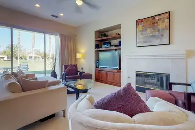 Image de Nouvelle Liste! Pga West côté maison avec piscine partagée, bain à remous et accès au golf