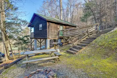 Image de Nouvelle cabine de Bryson City confortable avec un bain Ă remous