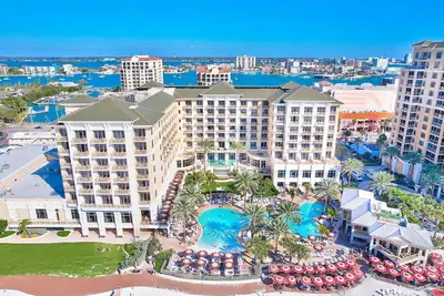 Image de 1 suite Penthouse Br située dans le Sandpearl Resort & Spa