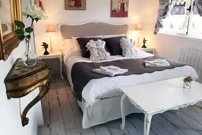 Image de La Romanesque, chambre d'hôtes de charme avec petit déjeuner