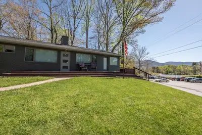 Image de Lakeview Knoll | À quelques pas du lac Tomahawk