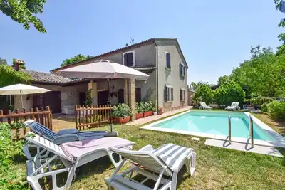 Image de House with private/fenced pool on the Tuscany-Umbria border. 16km from Orvieto