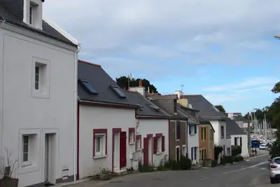 Image de La Saline Maison à Palais au bout du port de plaisance