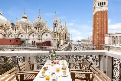 Image de Due Leoni Terrace in St. Mark’s Square