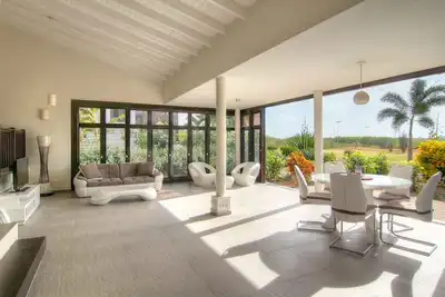 Image de Villa tropicale de luxe, belle vue sur le golf, à 100 m de la plage privée
