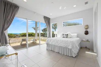 Image de Cocoa Beach Oceanfront Beach House!