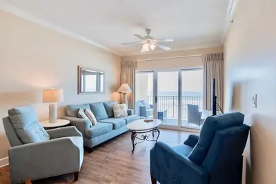 Image de Nouvelle location! Les nuits d'été sont toujours disponibles! Super propre, front de mer, très bien situé!