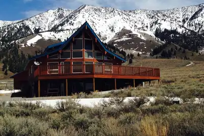 Image de Yellowstone Adventure Cabin, observation de la faune, pêche, etc. !