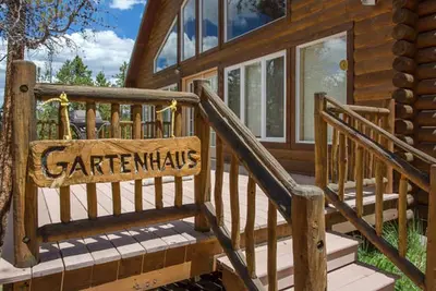 Image de Sentiers de randonnée pittoresques House in the Woods, animaux domestiques et câble