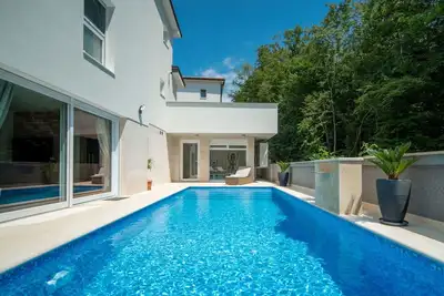 Maison de vacances privée avec climatisation, Wifi, bain à remous, piscine privée, Tv, terrasse