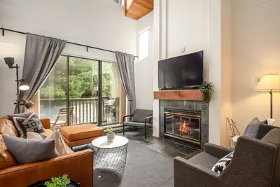 Bright Townhome avec Prime Location de Harmony Whistler