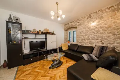 Spacieux 90 m2 apt à côté de la mer dans le centre même