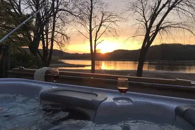 Image de Quietwater Cottage-Scenic, sur l'eau, nature et oiseaux, paisible! Bain Ă remous et sauna