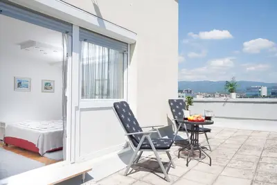 Appartement Amanda, au 10ème étage, avec grande terrasse et vue imprenable