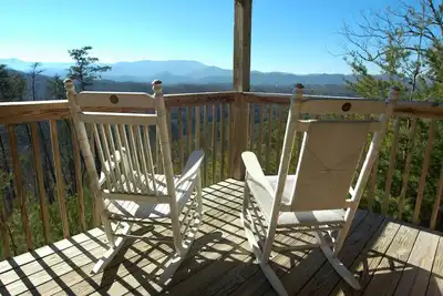 Belle vue sur la montagne, cinéma maison, à proximité des attractions, Semi Seclueded