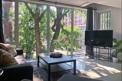 Image de Nouveau moderne 2 Bdr 2 1\/2 Br 1500sq \/ ft Condo de luxe dans Osborne Village! ! !