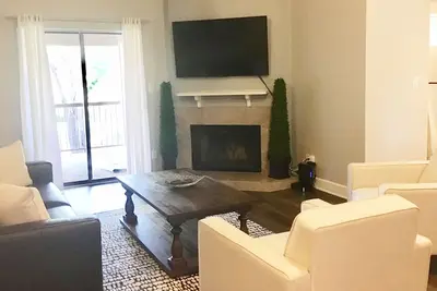 Image de Superbe nouveau condo de 2 chambres dans le centre de Scottsdale Ă McCormick Ranch.
