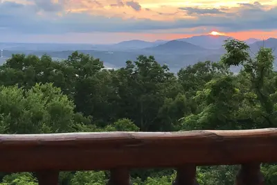Image de Vue imprenable sur Pigeon Forge Ă 7 min du centre de la ville