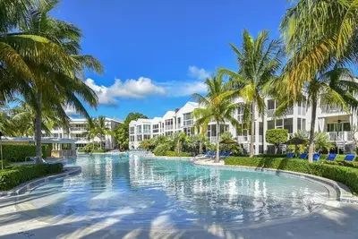 Image de Gestionnaire autorisé W \/ 10 Locations disponibles - 3\/3. 5 Villa - N ° 1 Kl Oceanfront Resort!