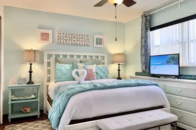 Image de Beach Condo *** ÉTAPES De La Plage *** * Moderne *