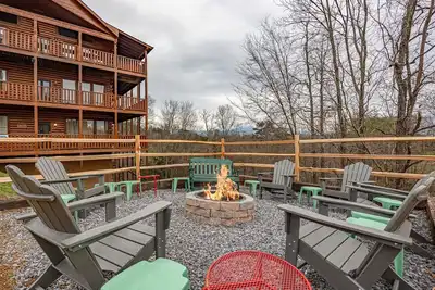 ** Cabine de luxe près de Pigeon Forge avec des équipements familiaux amusants, de superbes vues, les animaux sont ok!