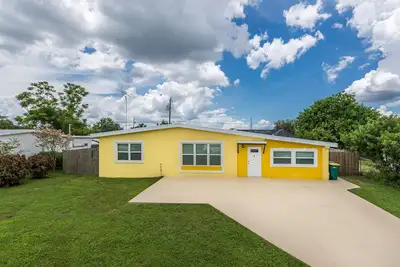 Image de Meehan - 6 personnes avec piscine chauffée, centre-ville de Port Charlotte