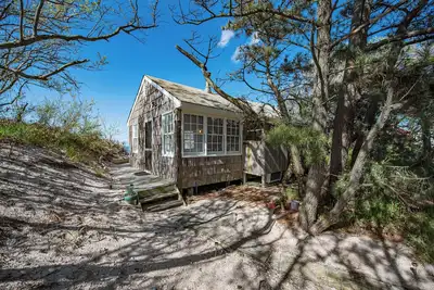 Image de Joyce Beach House, vignobles romantiques privés, fermes de North Fork Vineyards