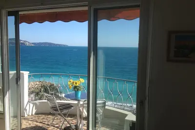 Image de Vue Imprenable! ! 30 secondes à la plage! A \/ C, Wifi, Téléphone, Tv, Balcon