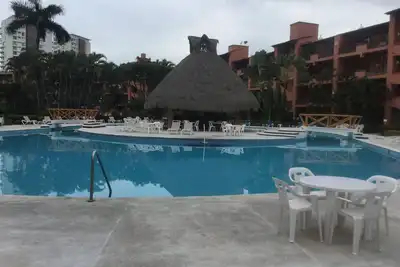 Image de Condo récemment rénové dans la marina
