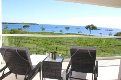Image de Mger Licence. - Luxueux 3\/2. 5 Condo Oceanfront! - # 1 Kl Oceanfront Resort!