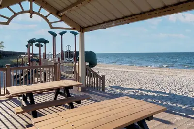 Image de Luxury Beach House près de Hamptons Vineyards à pied du restaurant 60 miles Nyc